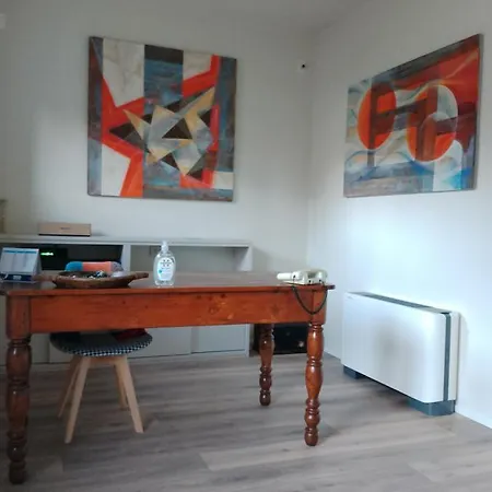 Alojamento de Acomodação e Pequeno-almoço La Valluna 4*